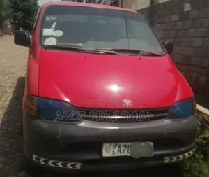 Photo - Toyota HiAce 1999 Red