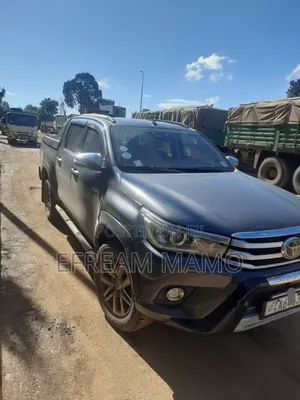 Toyota Hilux 2018 Gray