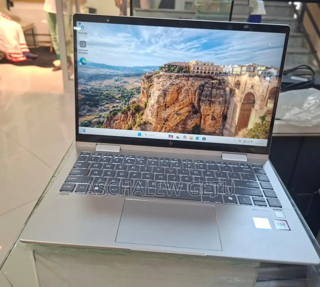 New Laptop HP Envy X360 8GB Intel Core I5 SSD 512GB