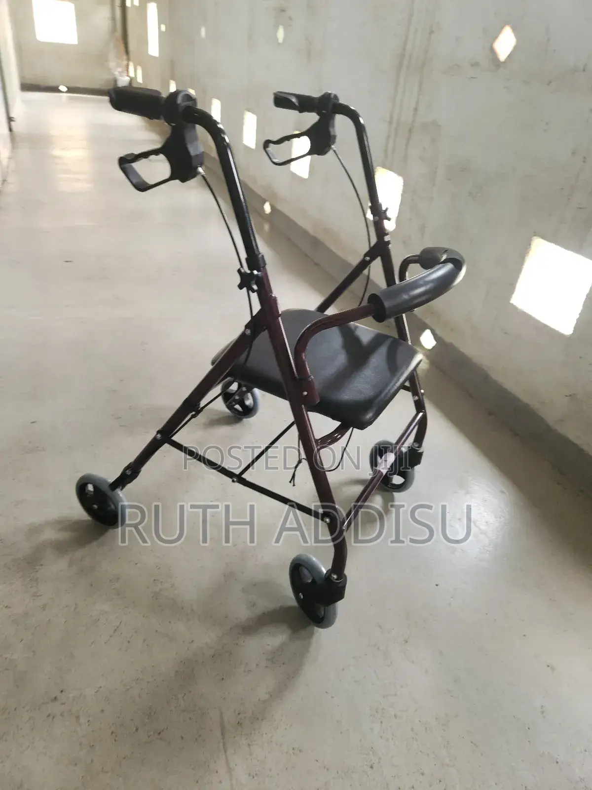 With Seat Four Wheel Walker半個walker四處walker國民walker起訴walker