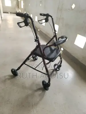 With Seat Four Wheel Walker半個walker四處walker國民walker起訴walker