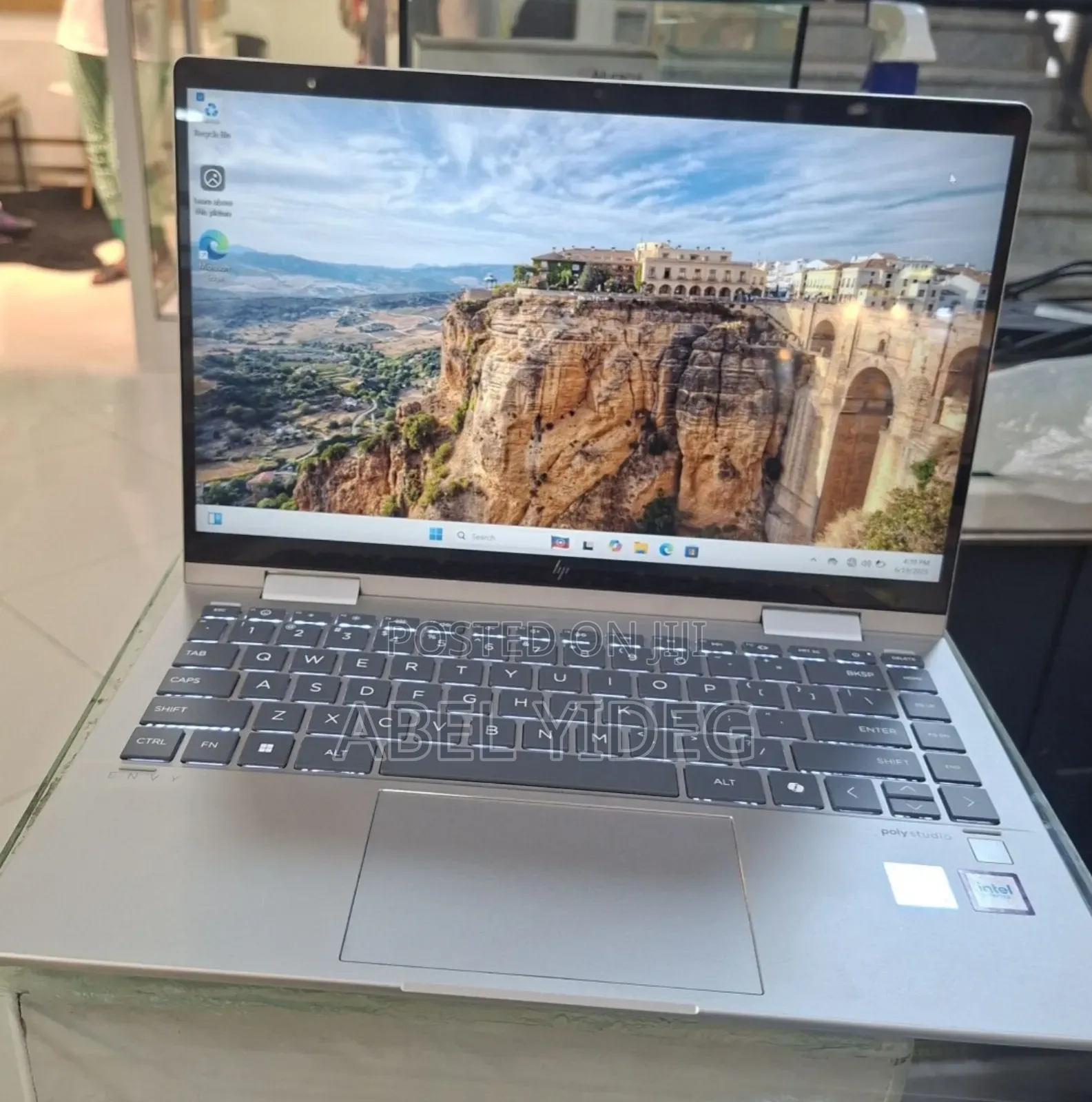 New Laptop HP Envy X360 8GB Intel Core I5 SSD 512GB