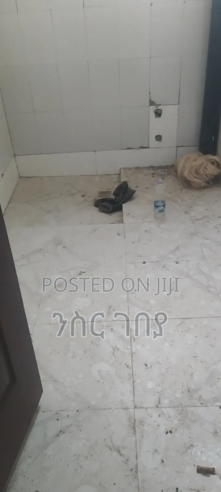 Furnished 3bdrm Condo in Ayat Mekedonia, Yeka for sale