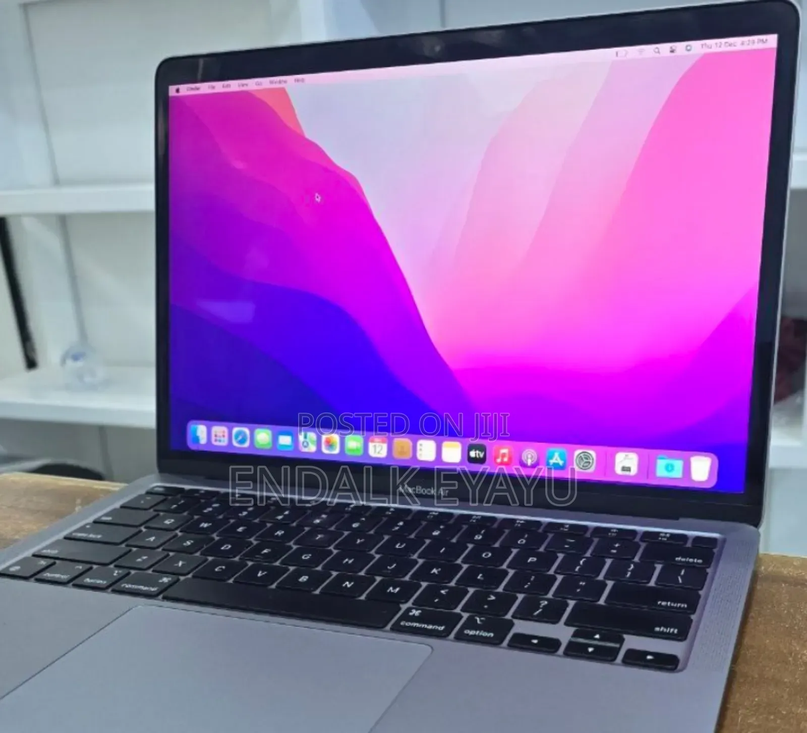 New Laptop Apple MacBook Air 2020 8GB Apple M1 SSD 256GB