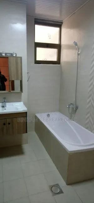 3bdrm Apartment in Apartment, Yeka for rent