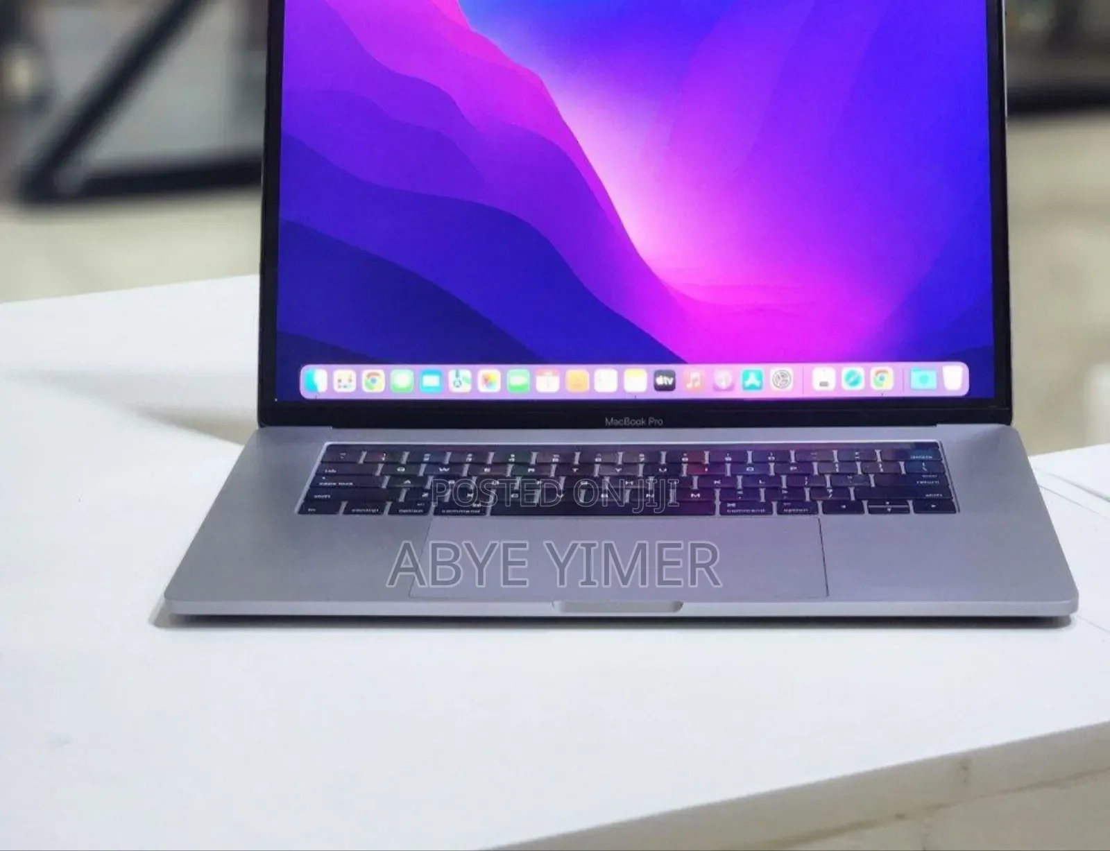 New Laptop Apple MacBook Pro 2016 16GB Intel Core I7 SSD 256GB