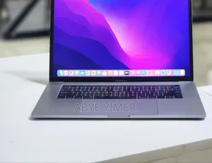 Photo - New Laptop Apple MacBook Pro 2016 16GB Intel Core I7 SSD 256GB