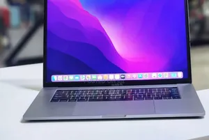 New Laptop Apple MacBook Pro 2016 16GB Intel Core I7 SSD 256GB
