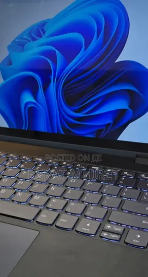 New Laptop Lenovo Yoga 330 16GB Intel Core I9 SSD 512GB