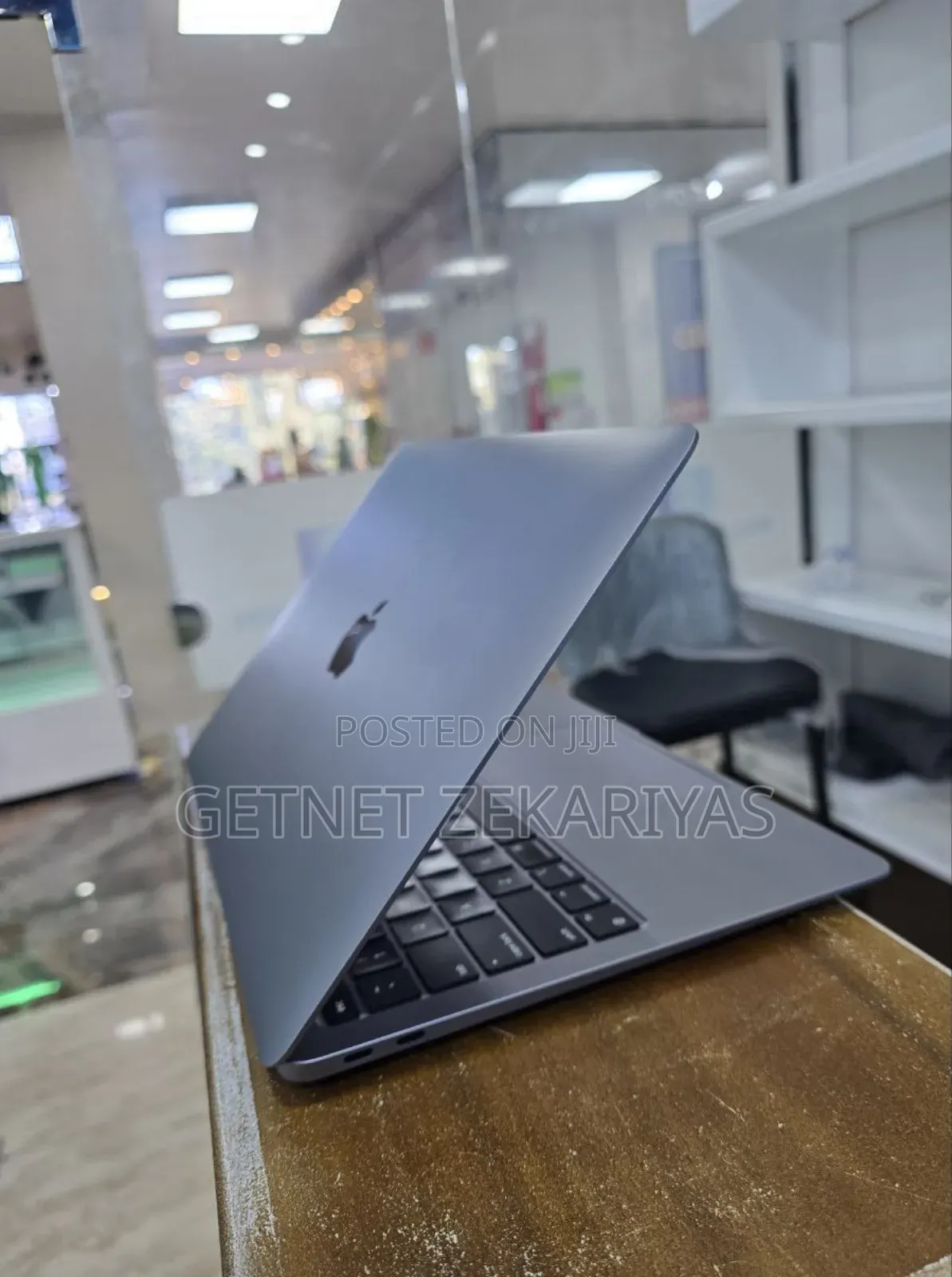 New Laptop Apple MacBook Air 2020 M1 8GB Apple M1 SSD 256GB