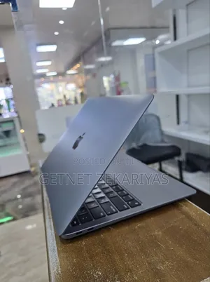 New Laptop Apple MacBook Air 2020 M1 8GB Apple M1 SSD 256GB