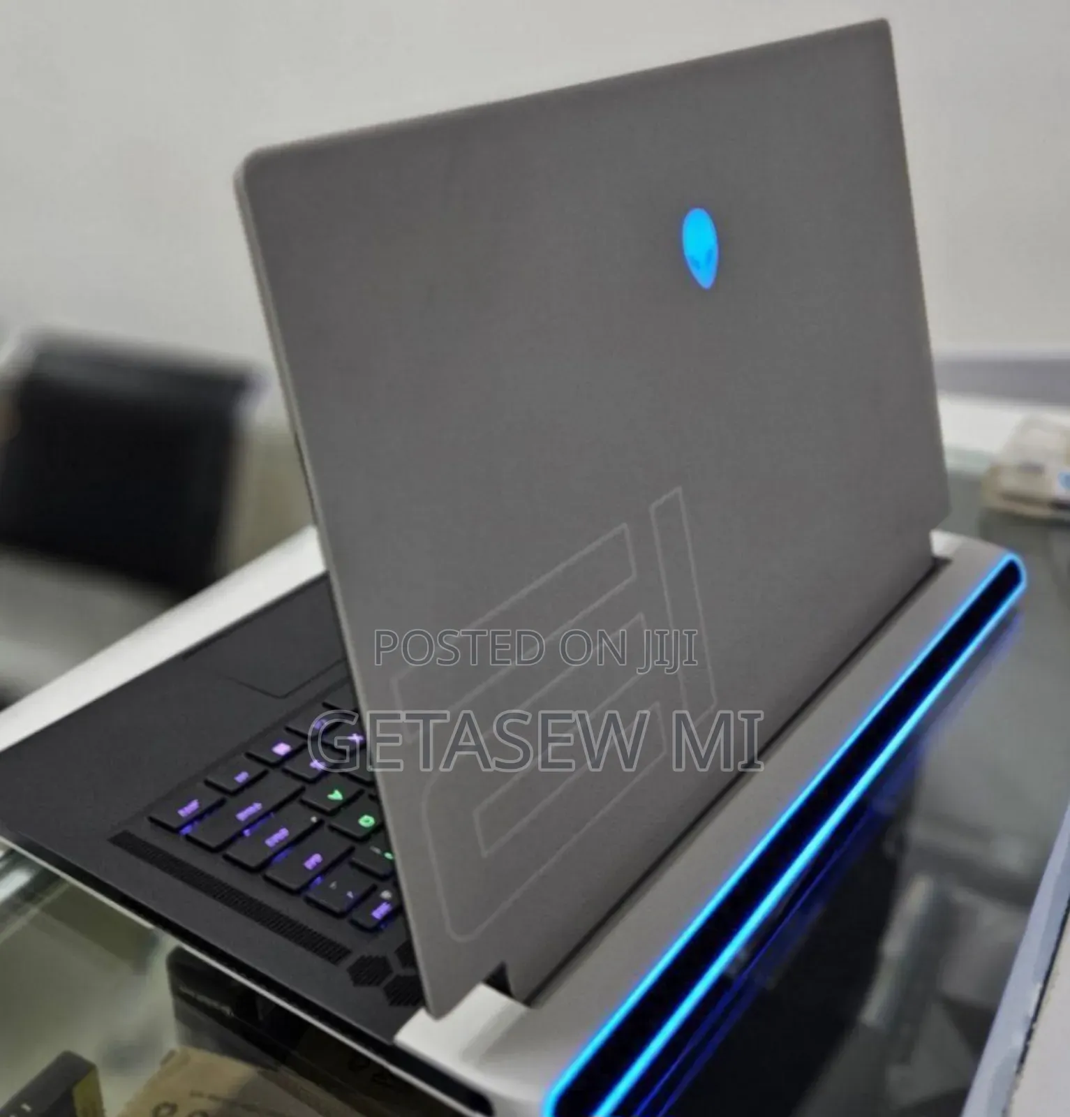 New Laptop Alienware M17x R2 16GB Intel Core I7 SSD 1T