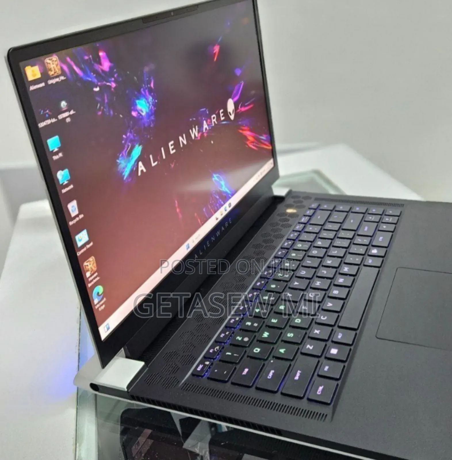 New Laptop Alienware M17x R2 16GB Intel Core I7 SSD 1T