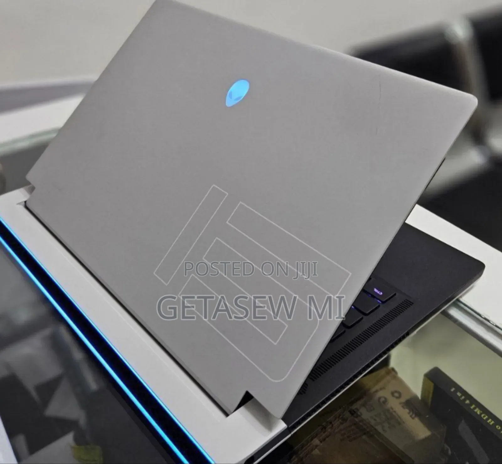 New Laptop Alienware M17x R2 16GB Intel Core I7 SSD 1T