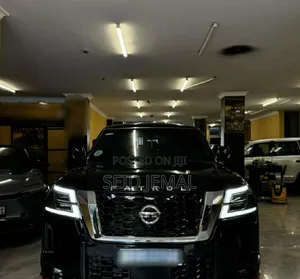 Photo - Nissan Patrol 2017 Gray