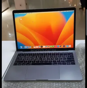 New Laptop Apple MacBook Pro 2017 16GB Intel Core I7 SSD 512GB