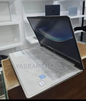 New Laptop HP 12GB Intel Core I3 SSD 512GB