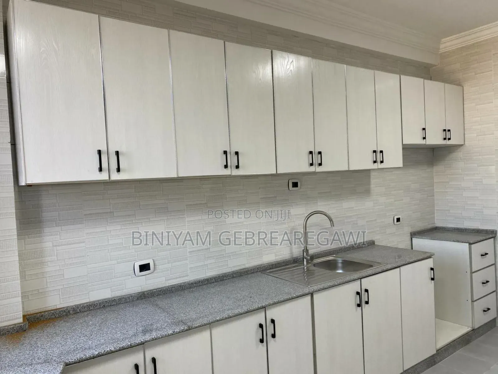 3bdrm Apartment in Apartment, Yeka for rent