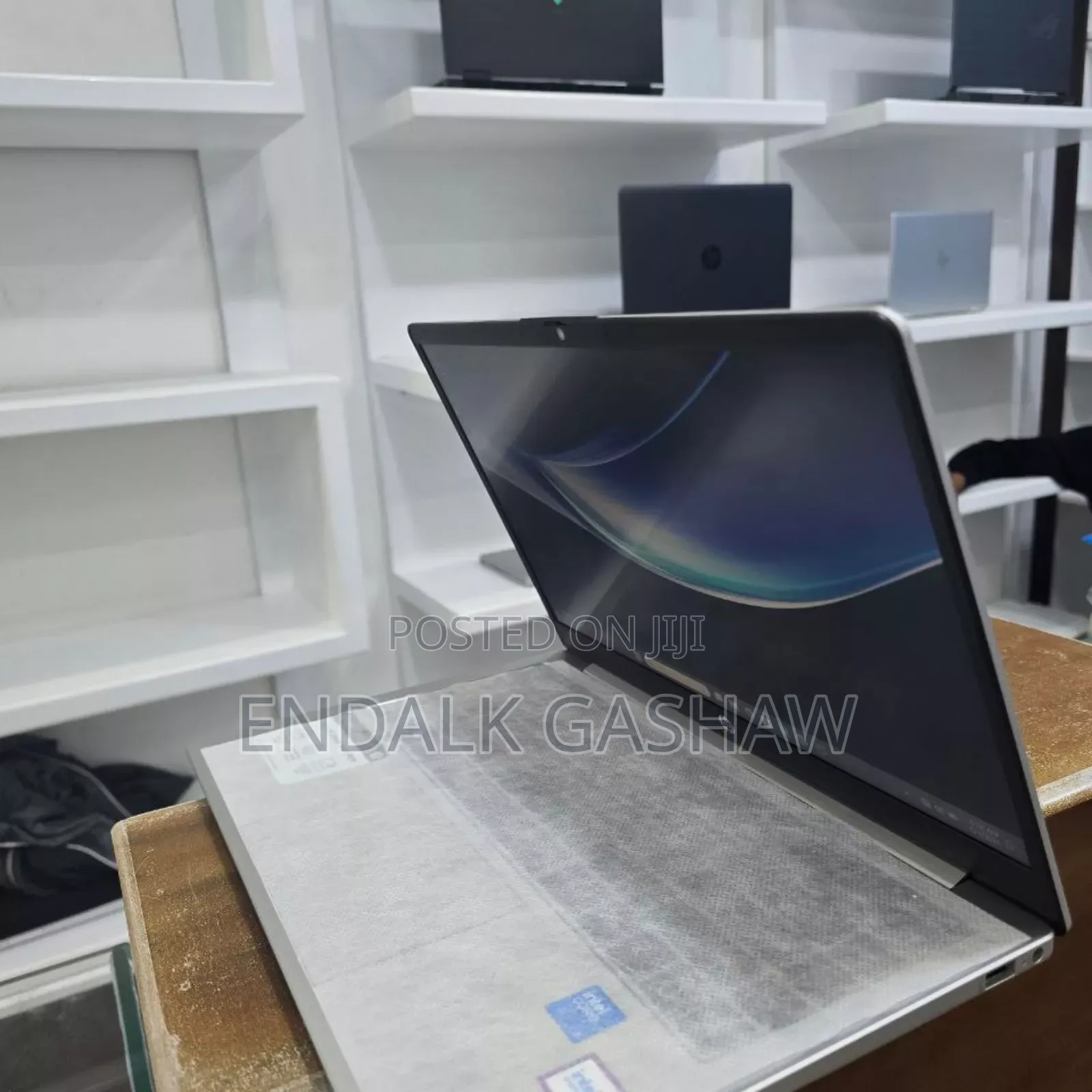 New Laptop HP 14-Dq1088wm 12GB Intel Core I3 SSD 512GB