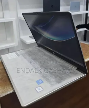 New Laptop HP 14-Dq1088wm 12GB Intel Core I3 SSD 512GB