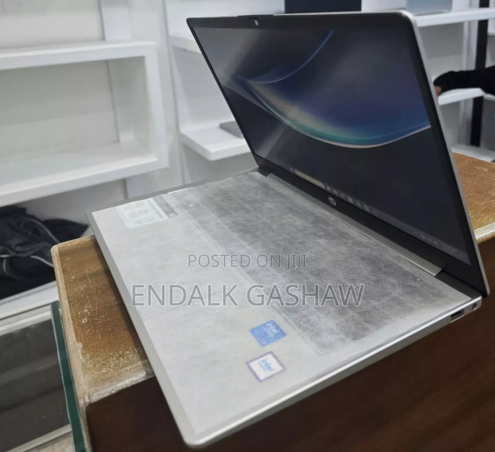 New Laptop HP 14-Dq1088wm 12GB Intel Core I3 SSD 512GB