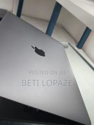 New Laptop Apple MacBook Pro 2019 8GB Intel Core I5 SSD 256GB