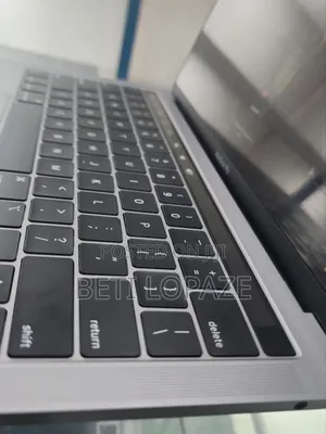 New Laptop Apple MacBook Pro 2019 8GB Intel Core I5 SSD 256GB