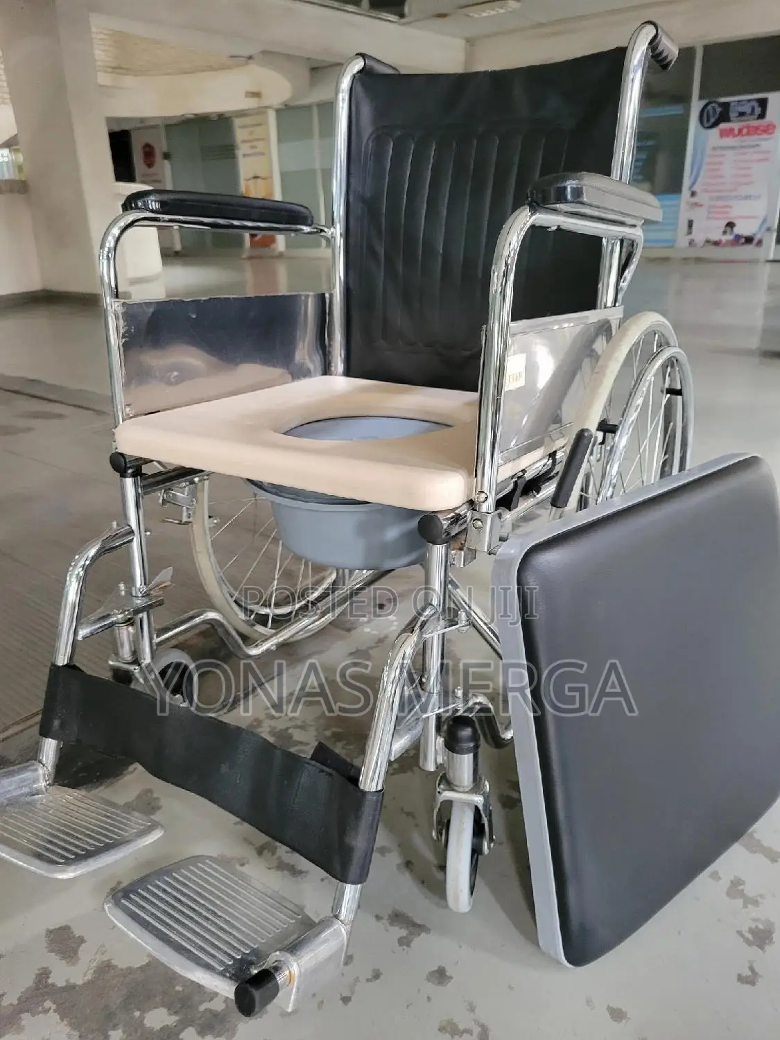 Commode Wheelchair弓٧wheelchair{Wheelchairي臣wheelchairßðwheel