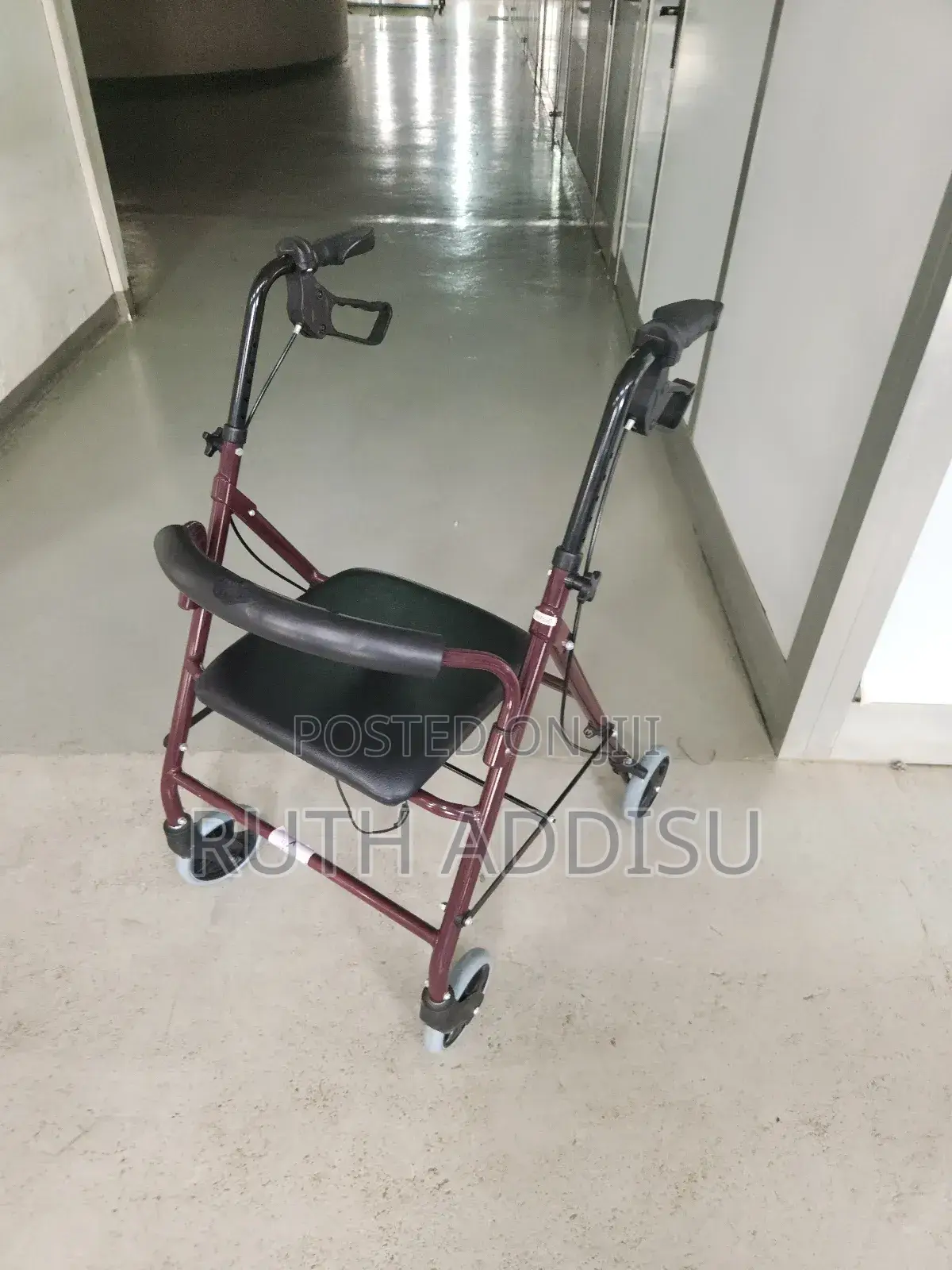 Walker Medical吃過four Wheel Framed Walker本報walker瓶口walker