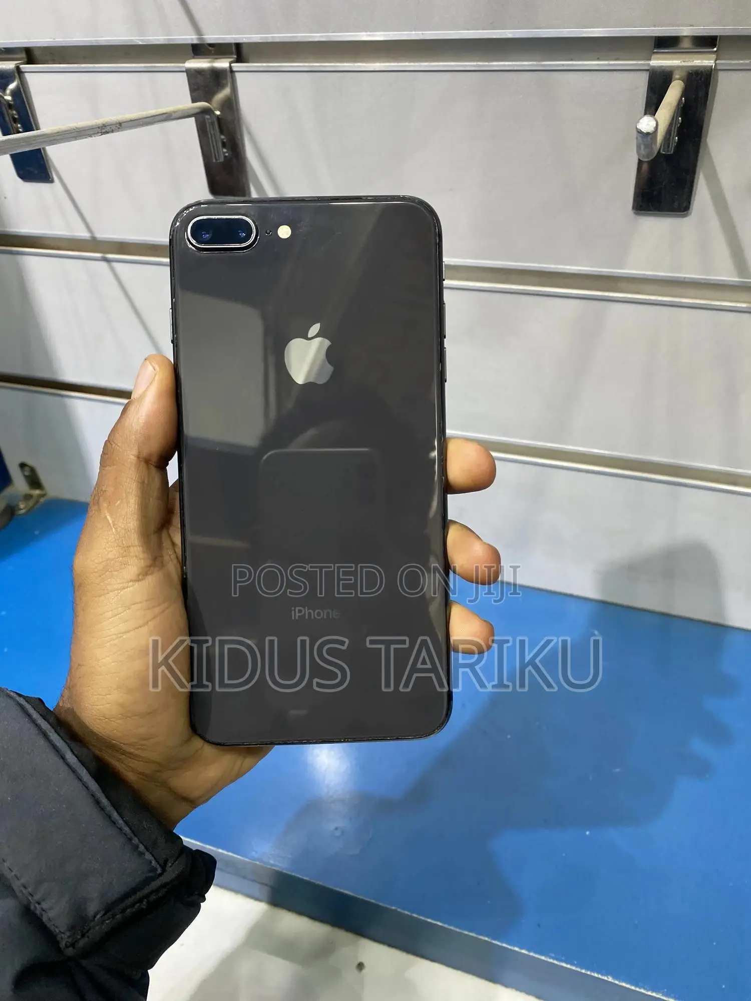Apple iPhone 8 Plus 64 GB Black