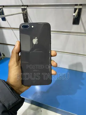 Photo - Apple iPhone 8 Plus 64 GB Black