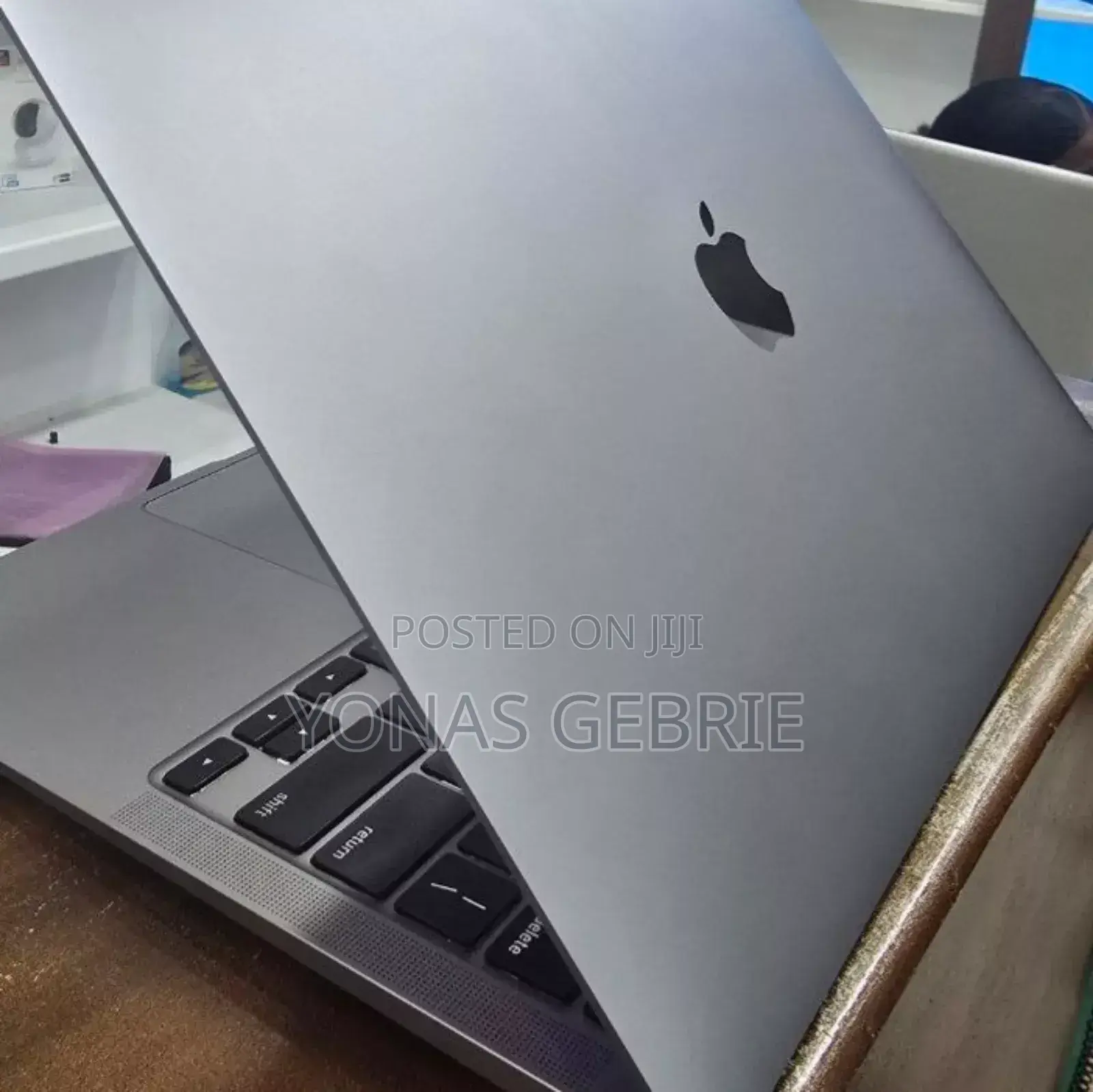 New Laptop Apple MacBook Pro M1 8GB Apple M1 SSD 256GB