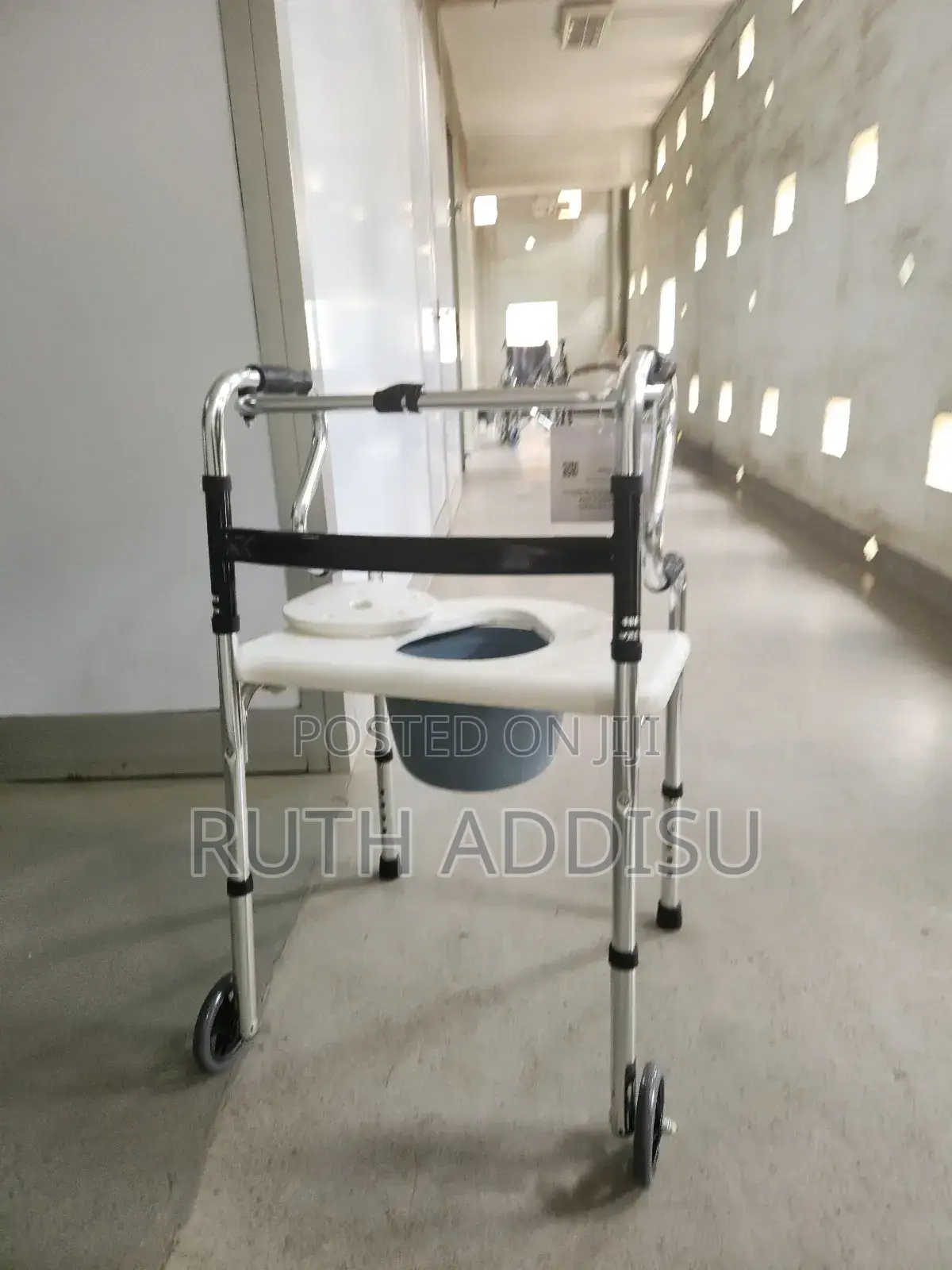 Walker With Seat Popo跟進walker With Popo當然commode Walking Aid
