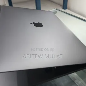 New Laptop Apple MacBook Pro 2019 8GB Intel Core I5 SSD 256GB