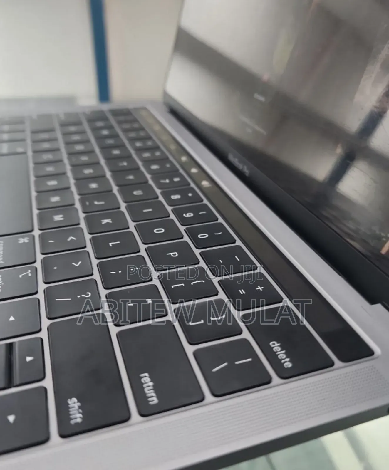 New Laptop Apple MacBook Pro 2019 8GB Intel Core I5 SSD 256GB