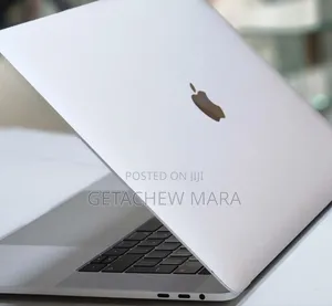 Photo - New Laptop Apple MacBook Pro 2017 16GB Intel Core I7 SSD 512GB