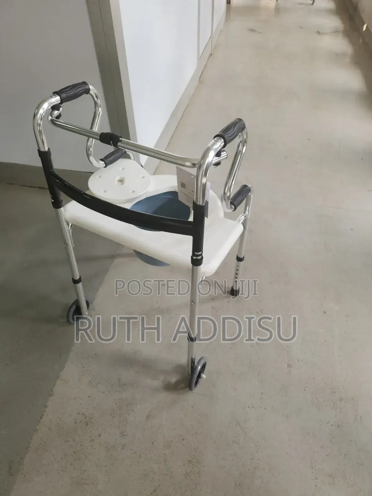 Walker With Seat Commode半年two Wheel Commode Walker當時commode