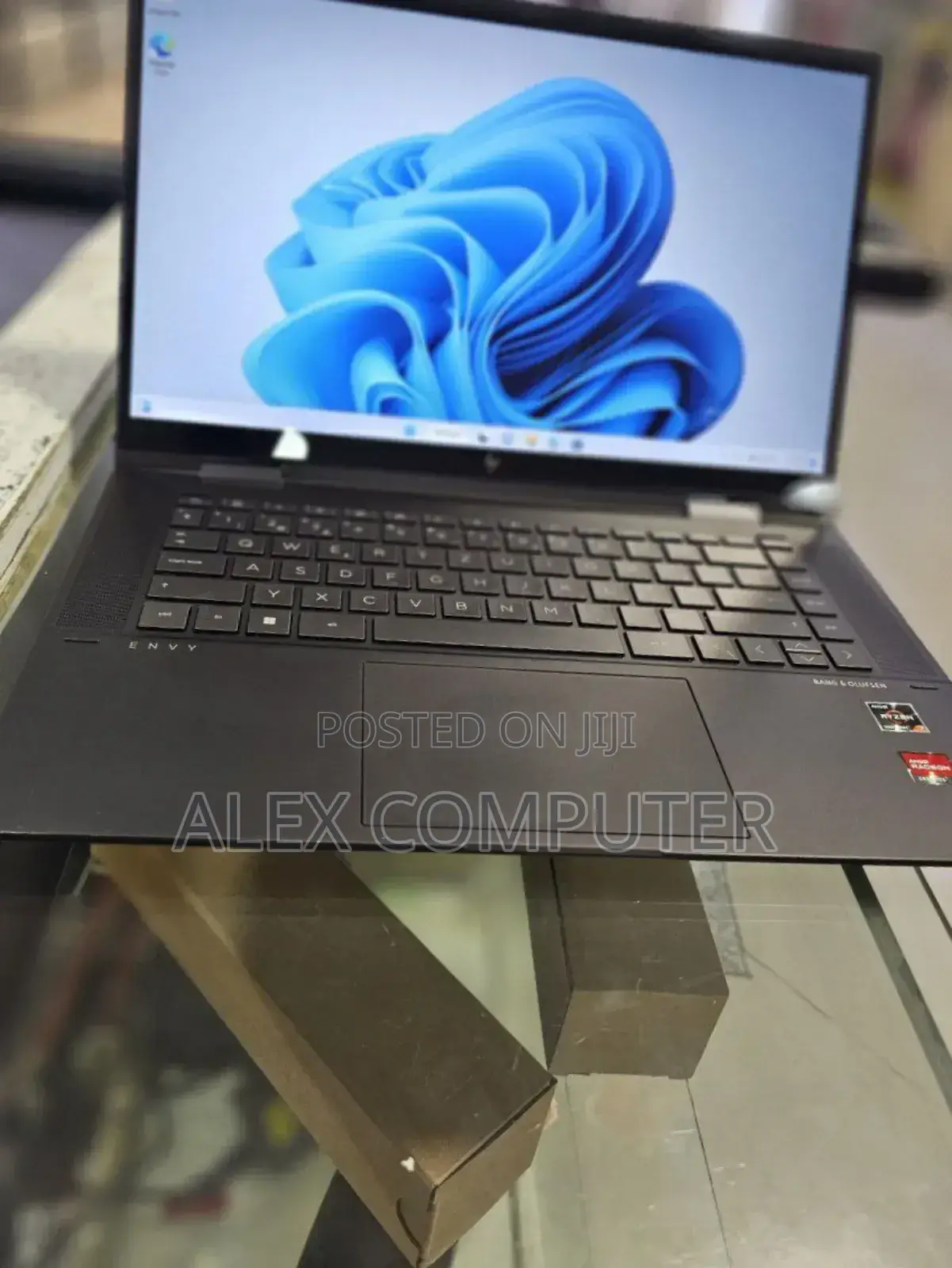 New Laptop HP Envy X360 16GB AMD Ryzen 7 SSD 512GB