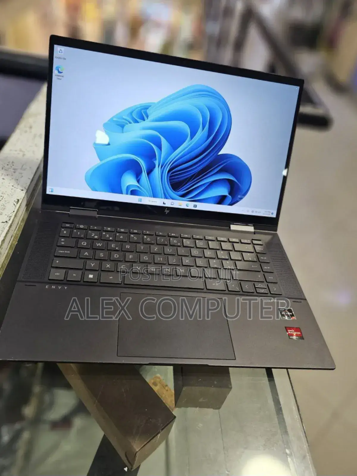 New Laptop HP Envy X360 16GB AMD Ryzen 7 SSD 512GB