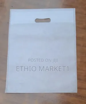 Photo - Non Woven Shopping Bags 30x40 White Color 500 PCS