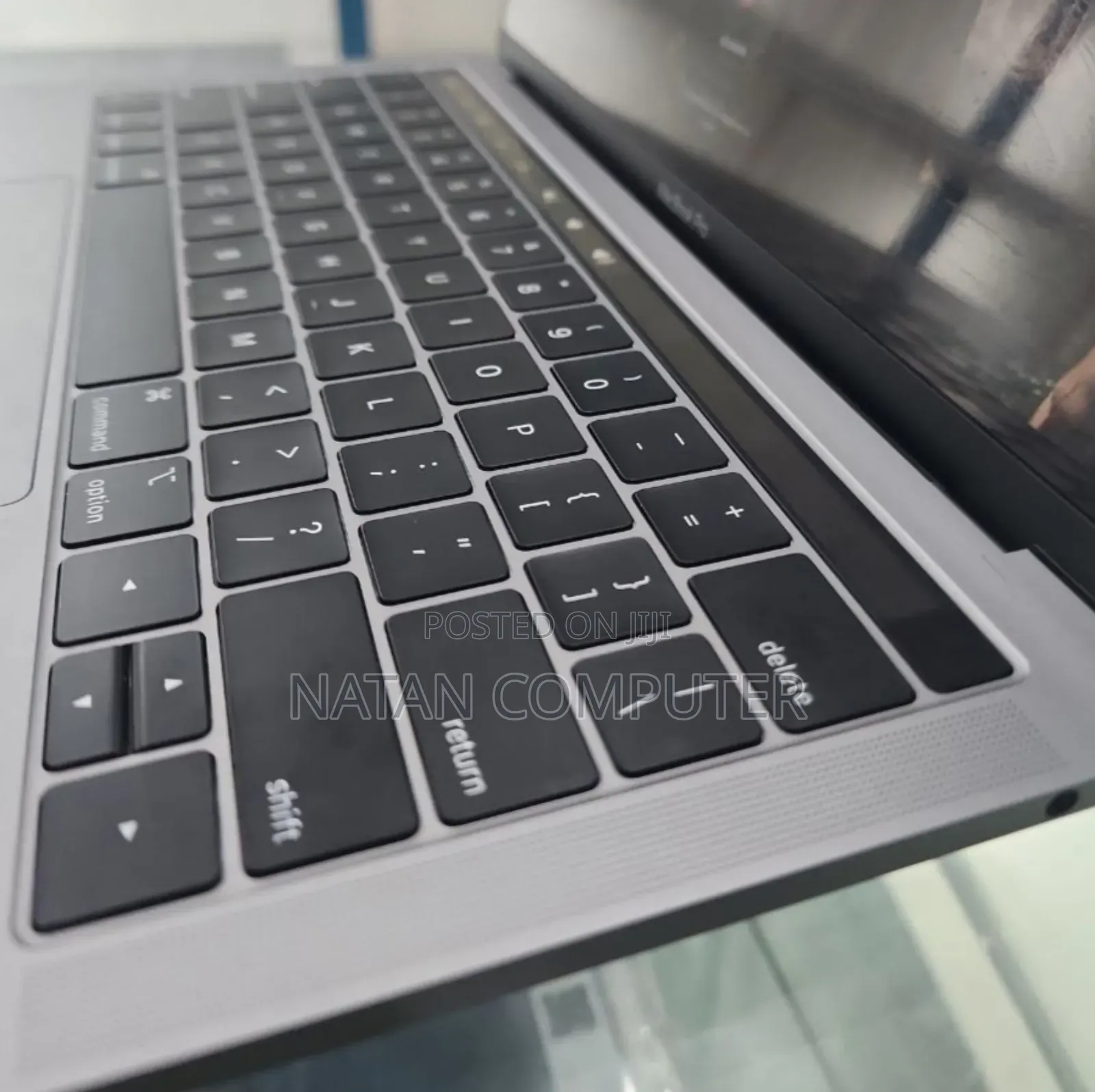 New Laptop Apple MacBook Pro 2019 8GB Intel Core I5 SSD 256GB