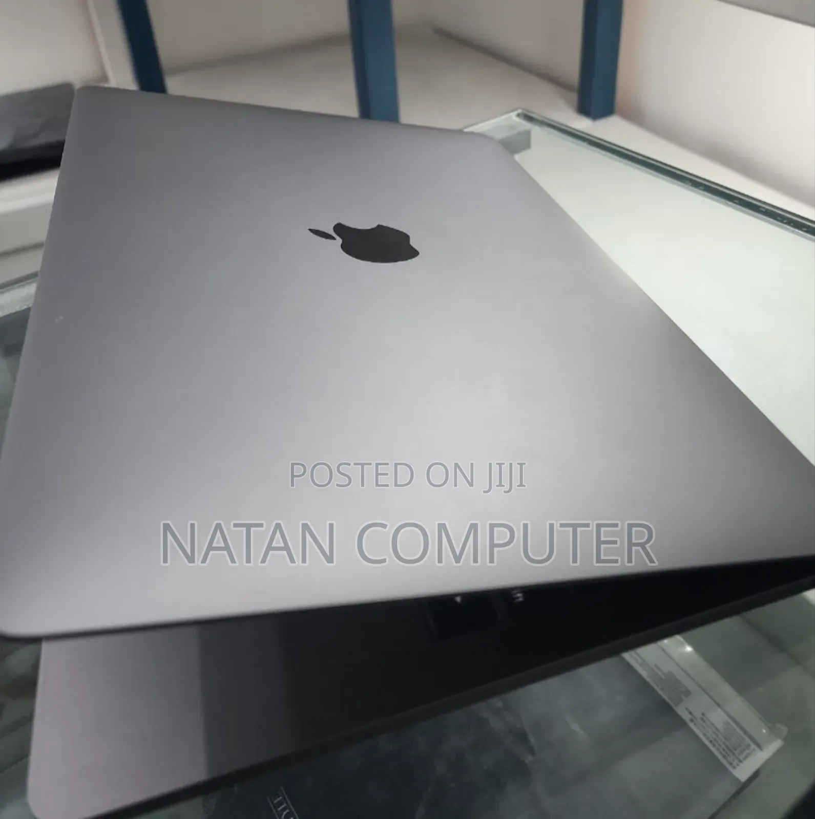 New Laptop Apple MacBook Pro 2019 8GB Intel Core I5 SSD 256GB