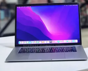 Photo - New Laptop Apple MacBook Pro 2017 16GB Intel Core I7 SSD 512GB