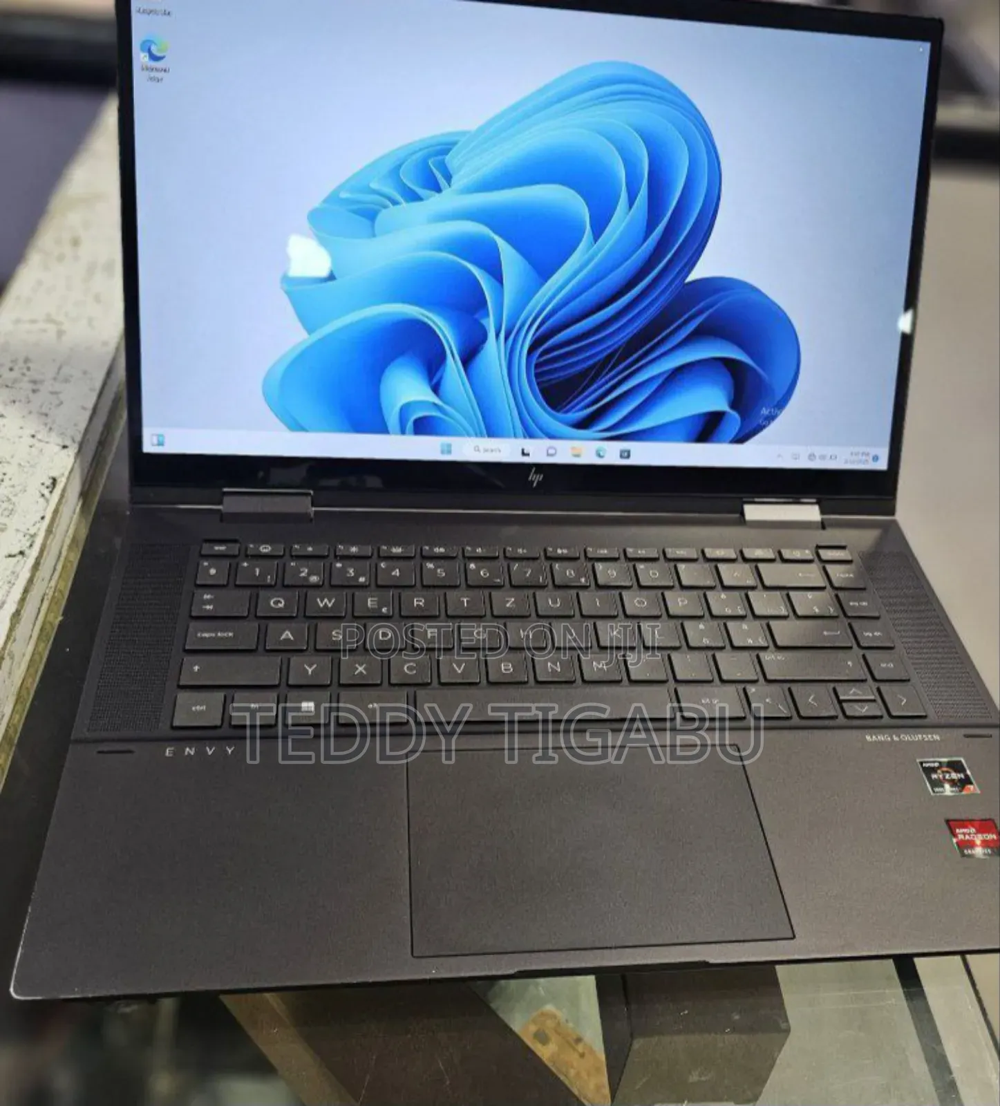 New Laptop HP Envy X360 16GB AMD Ryzen 7 SSD 1T