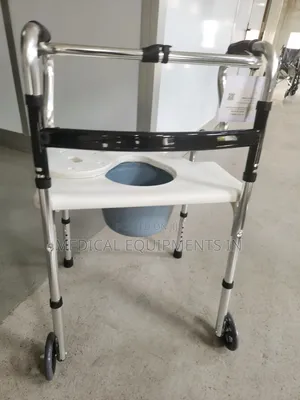 Photo - Commode Multifunctional Chair吧女walker With Commode Medical
