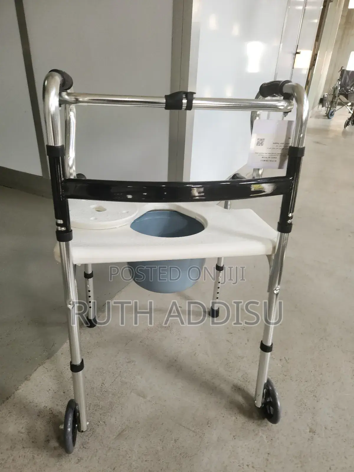 Commode Chair With Walker Popo前面commode Chair瓶蓋walker Chair