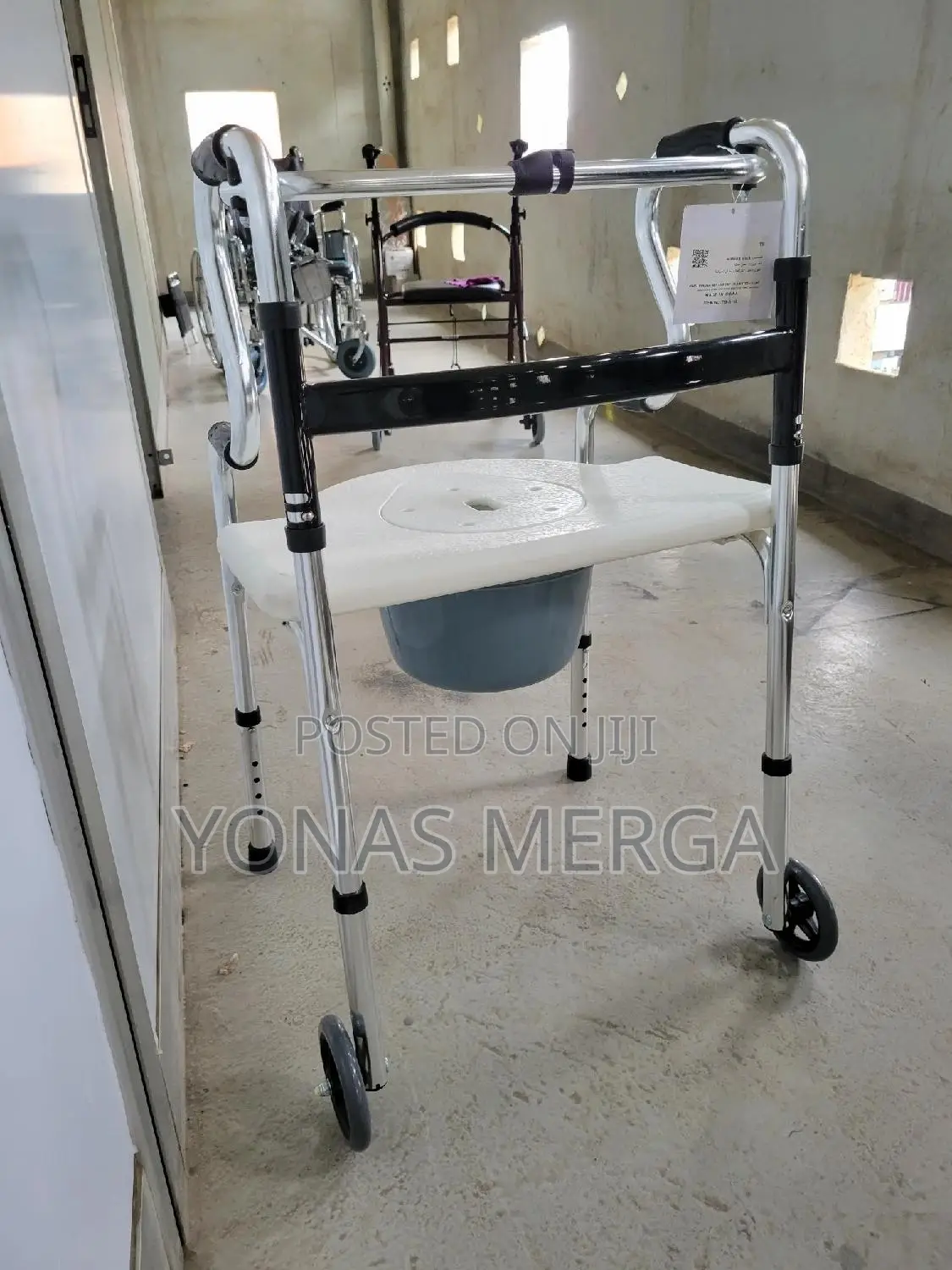 Walker With Toiletة呈walker{} Built With Heavy-Duty Materials