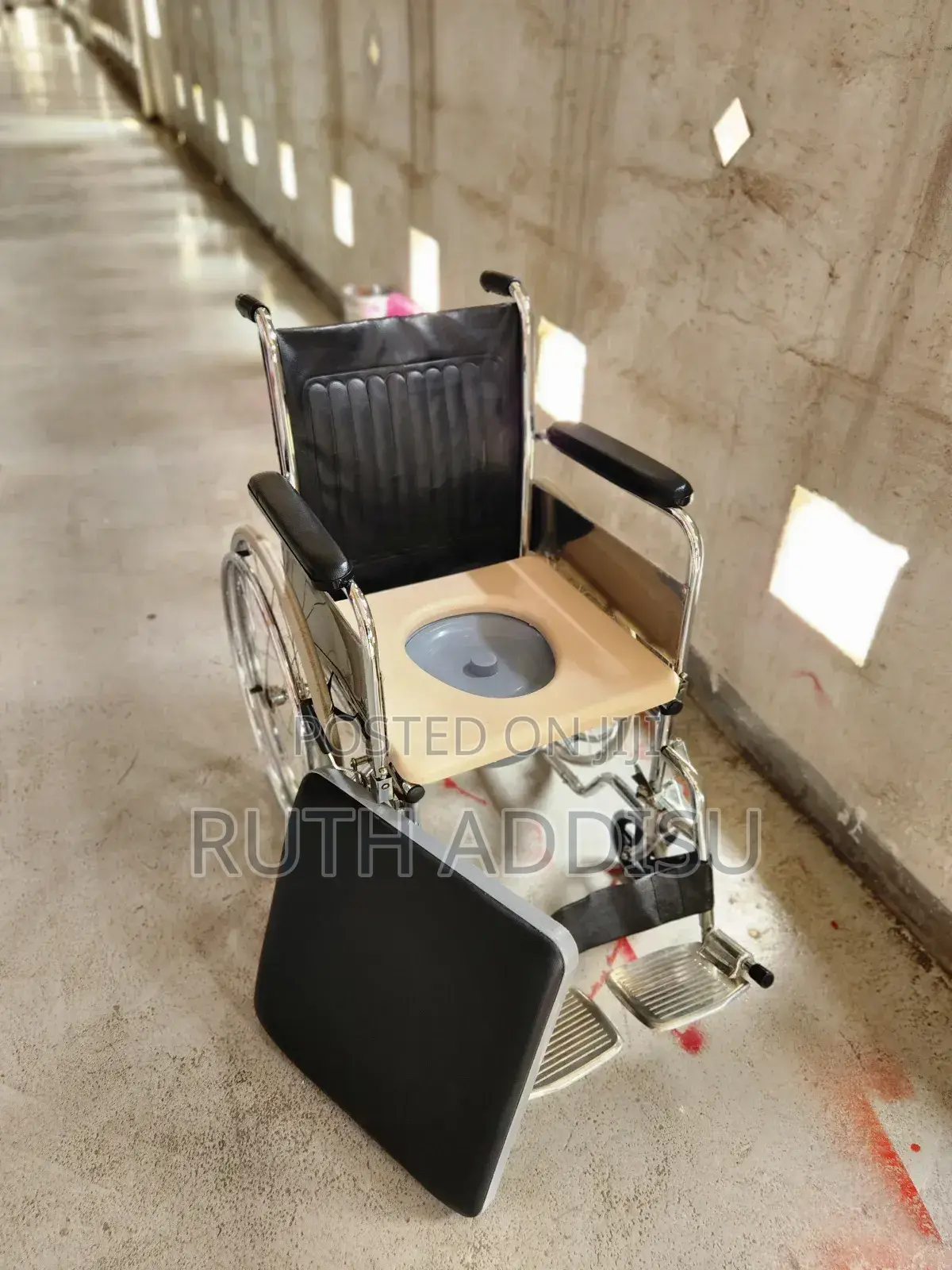 Commode Wheelchair米飯wheelchair Commode半個wheelchair瓶口commode