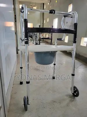 Photo - Height Adjustable:Walking Frame煮١walker With Toilet*由walker