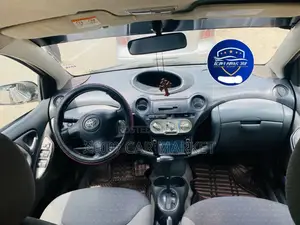 Toyota Vitz 2004 Gray